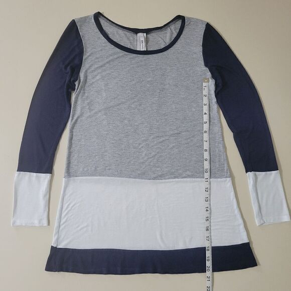 Brenda's Long Sleeve Colorblock Tunic Top - Picture 5 of 9